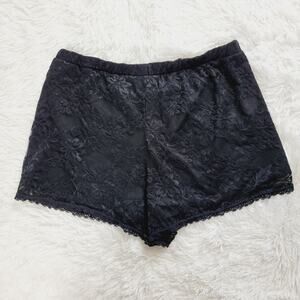 Lace Shorts Large